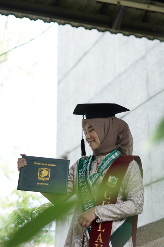 Salma Hanifah, S.Kom "Be The Best Version Of You"